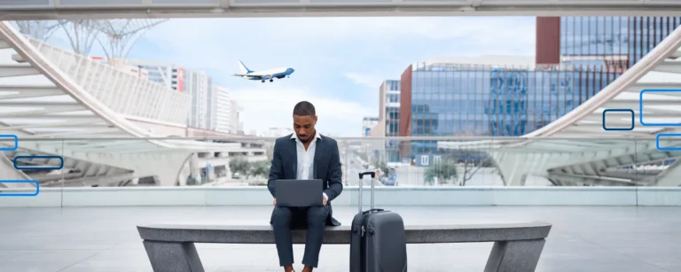fee homem fazendo viagem corporativa